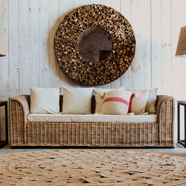 Decora tu exterior con este sofá de 4 plazas para exterior de ratán acabado natural.