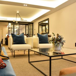 restailing de mobiliario en salon de zaragoza