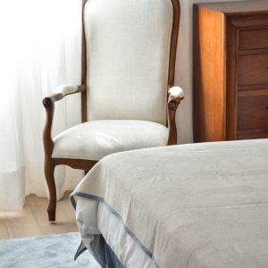 tapizado de mobiliario antiguo en vivienda de Zaragoza